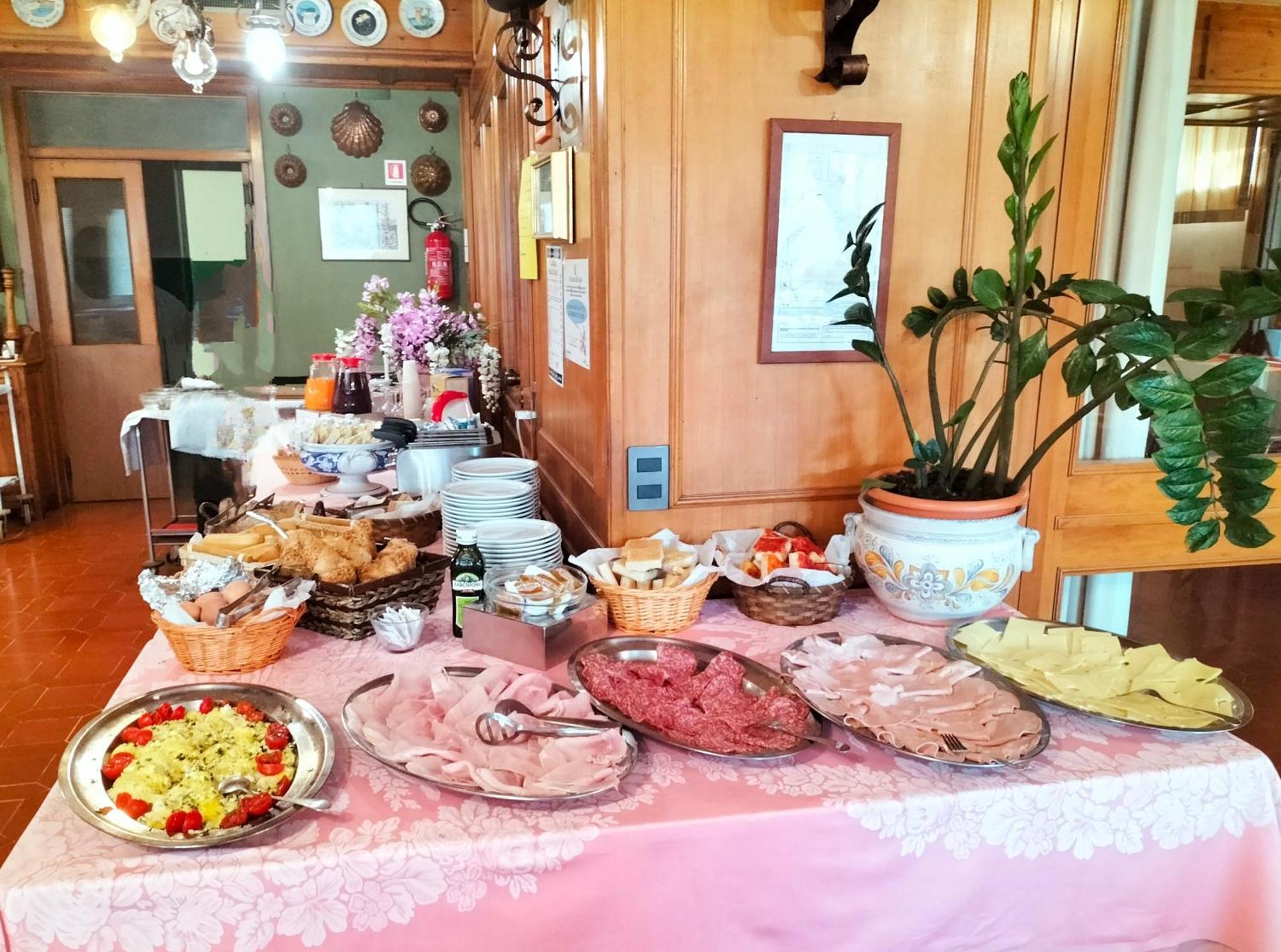 格里芬餐饮酒店 佩鲁贾 外观 照片